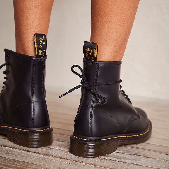 Dr. Martens 1460 Smooth Lace Up Boot - Picture 2 of 6